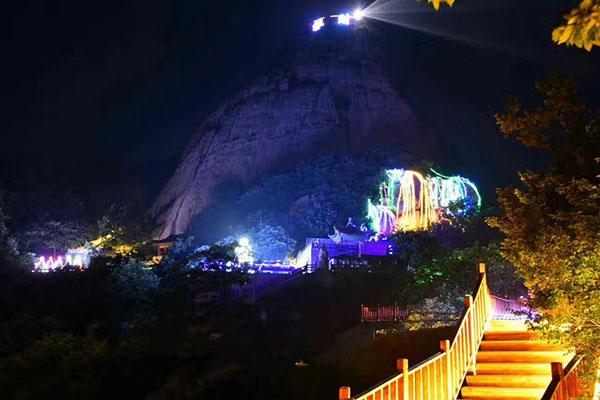 Night tour of Wuduo Mountain becomes a highlight