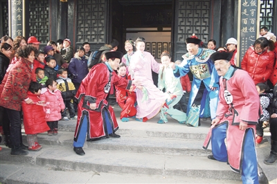 Neixiang holds lively Lantern Festival celebrations