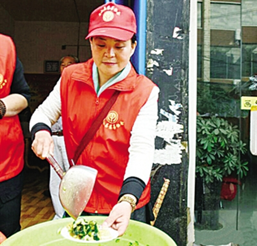 Free porridge dished out daily for sanitation workers