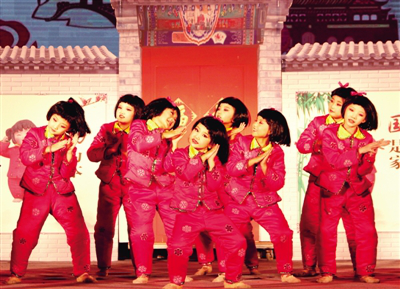 Xinye special mass cultural performance held in Nanyang